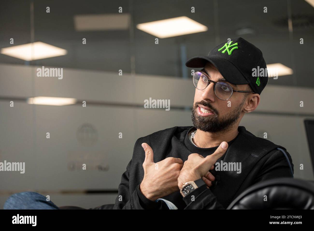 Mani thawani hi-res stock photography and images - Alamy