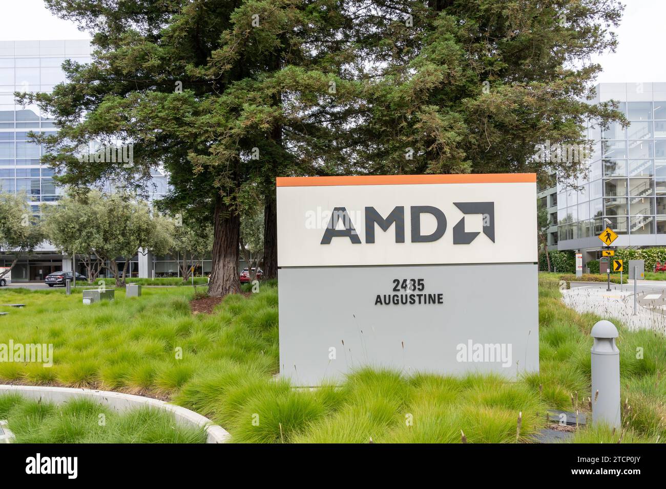 Amd logo hi-res stock photography and images - Alamy