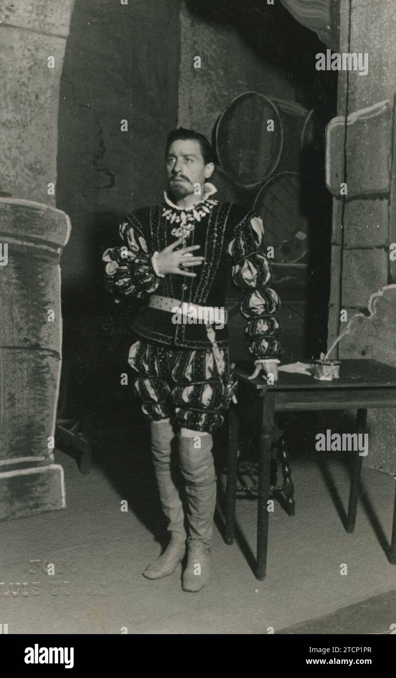 12/31/1944. Ismael Merlo in 'Don Juan Tenorio'. Credit: Album / Archivo ABC / luis vidal Stock Photo