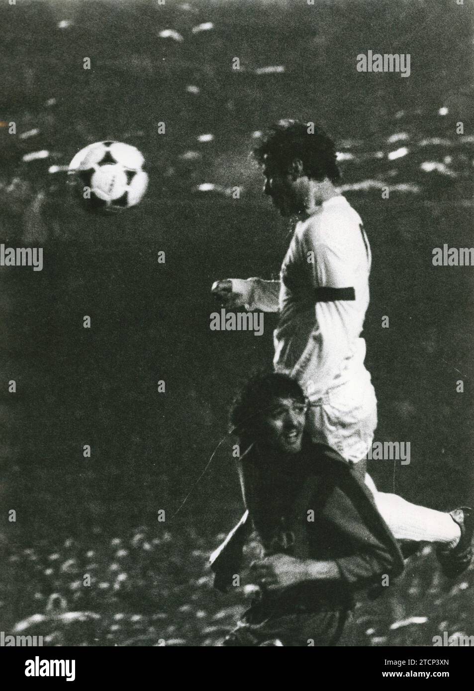 4 8 1981 Real Madrid Inter Milan Match Santillana Finishing With A