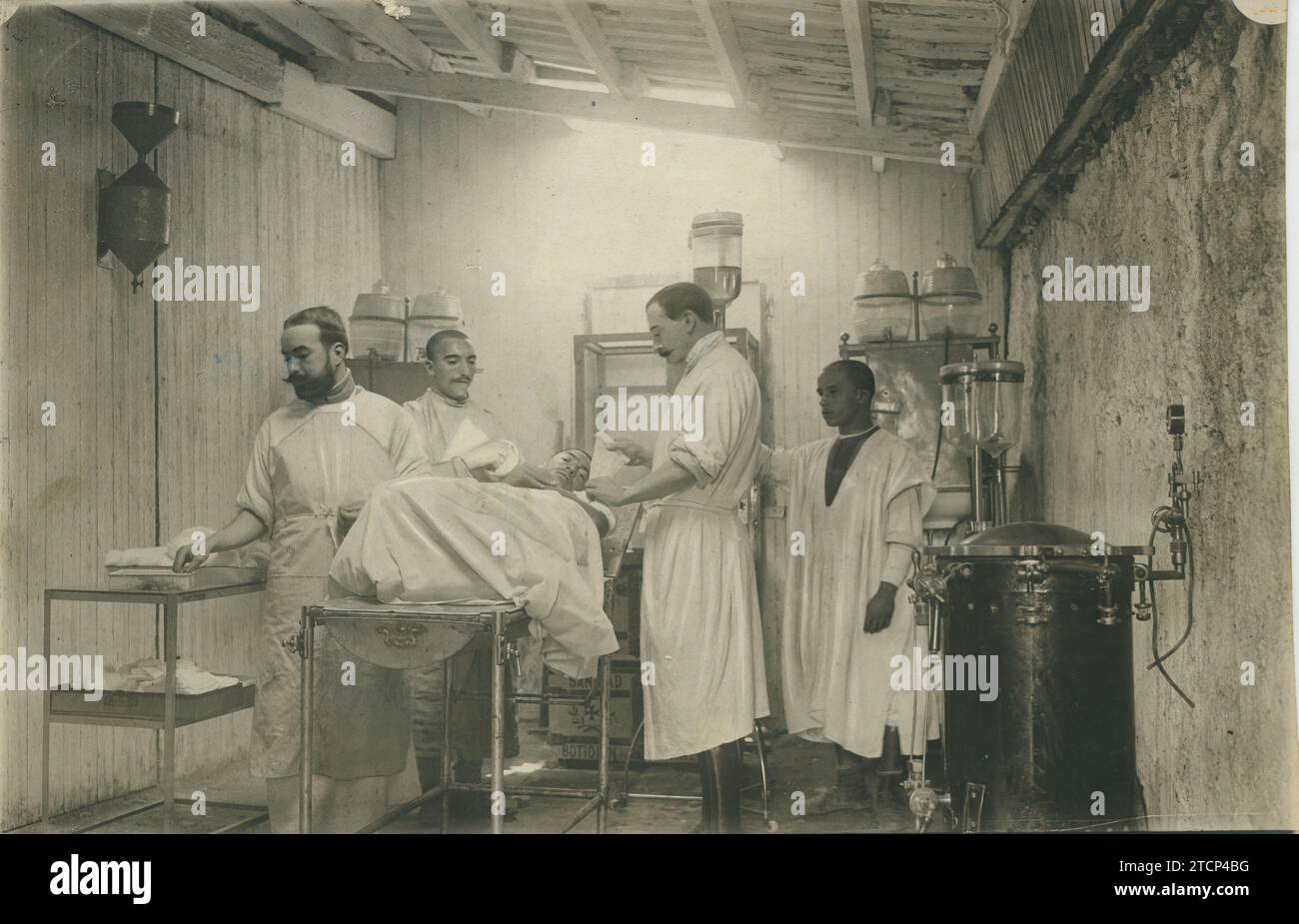 Camp hospital operations hi-res stock photography and images - Alamy