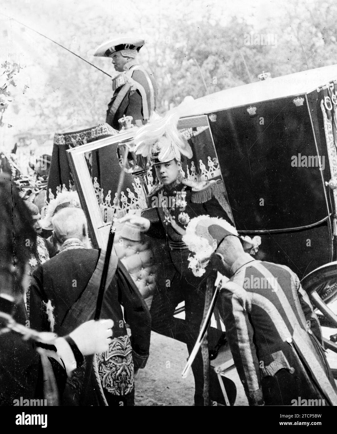 04/30/1908. Lisbon. The oath of the King of Portugal. The monarch D