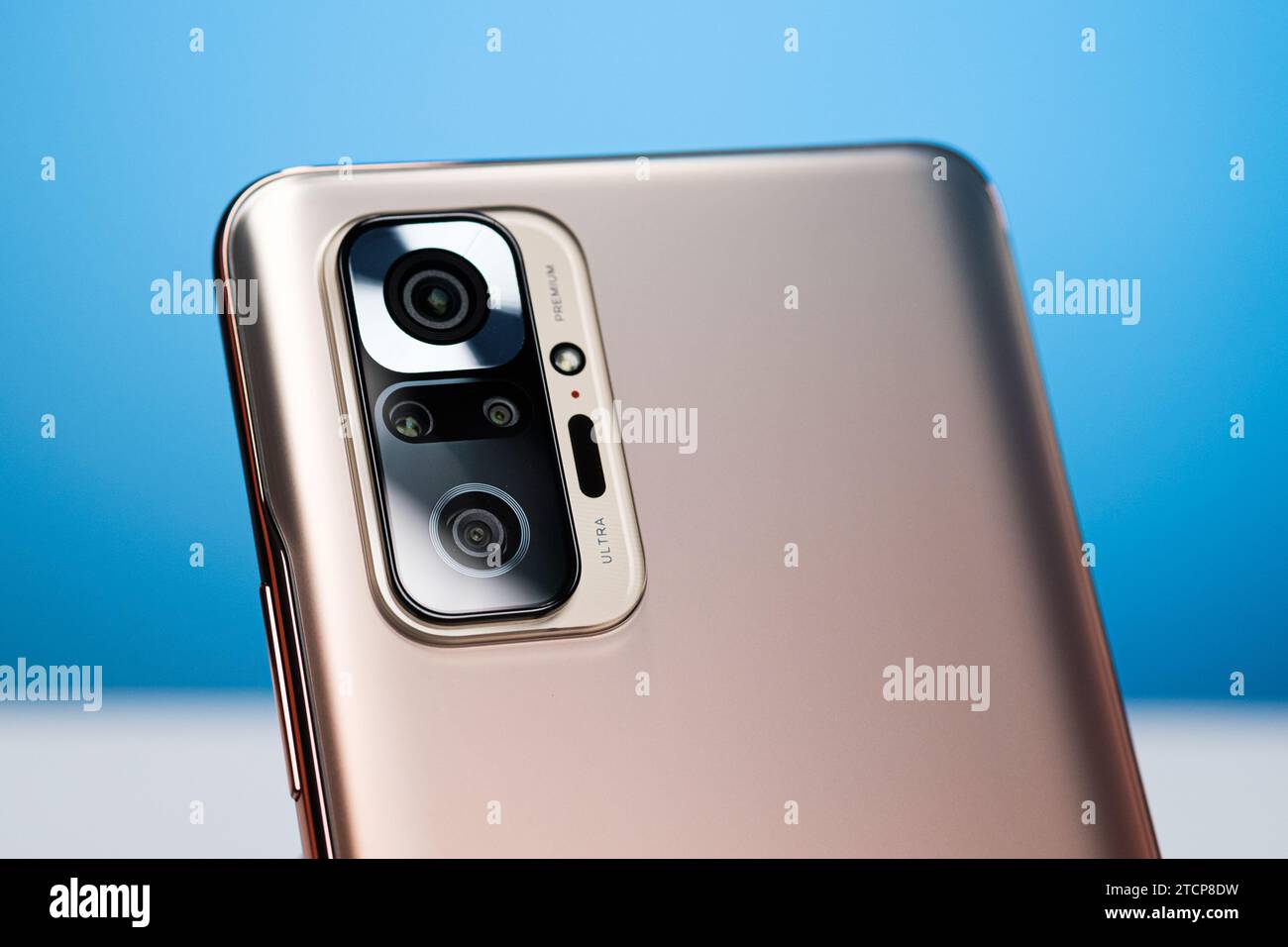 Xiaomi redmi note 10 pro hi-res stock photography and images - Alamy