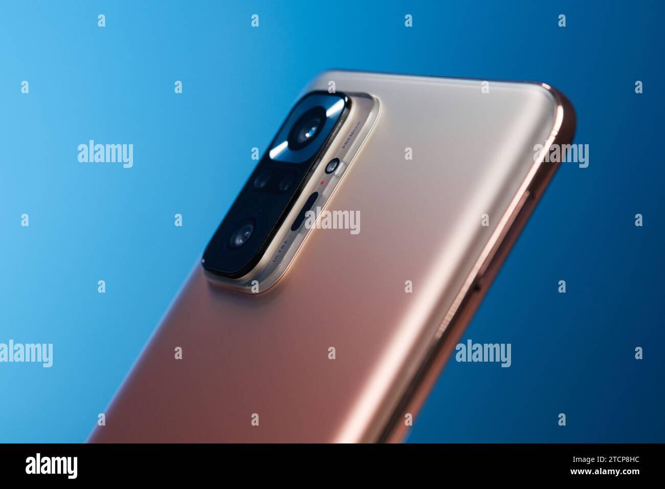 Xiaomi redmi note 10 pro hi-res stock photography and images - Alamy