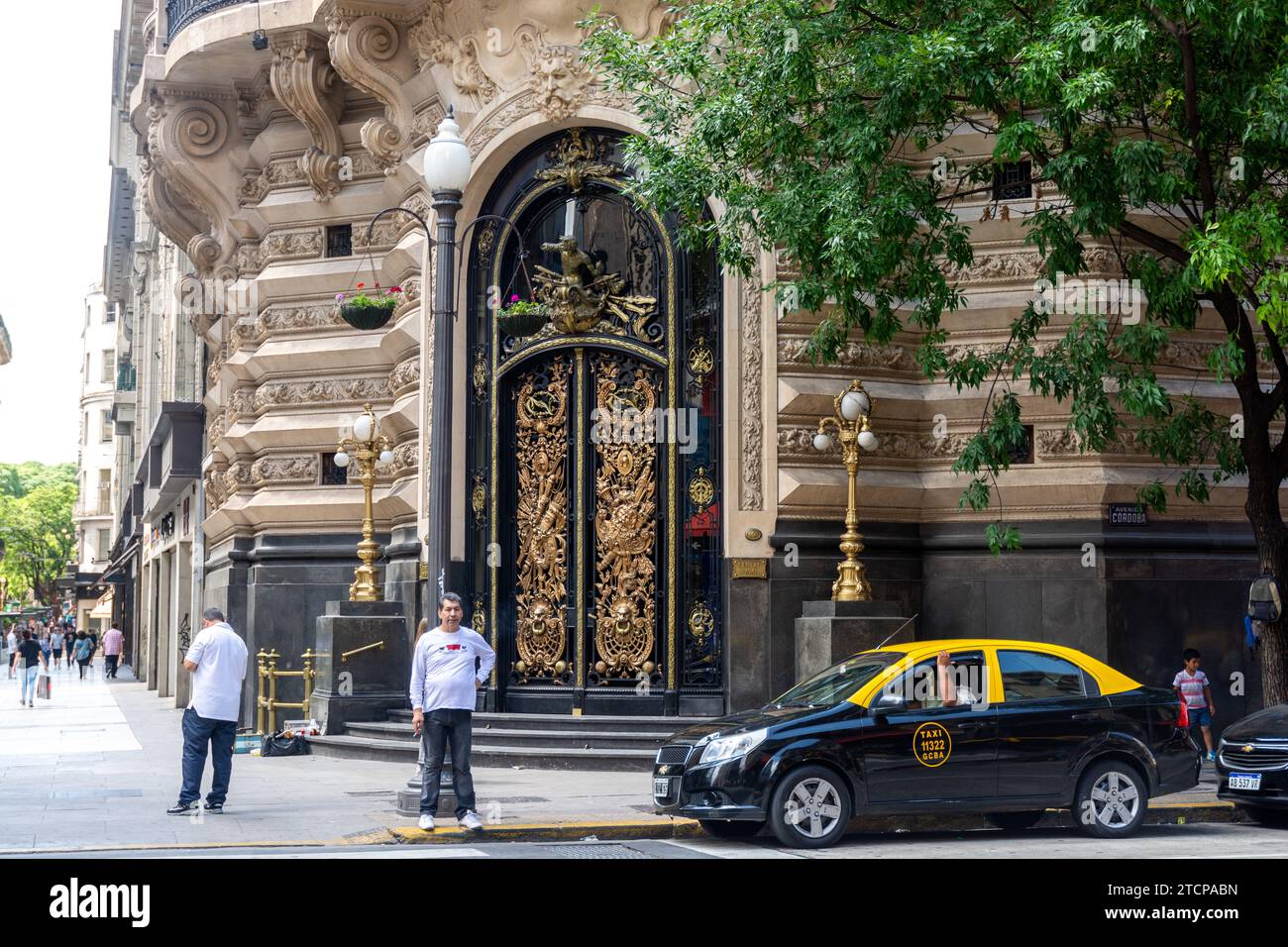 801 florida street. amazing architectural gem. 1914 beaux-arts building with huge arched doorway of ornate cast iron. centro naval club. buenos aires. Stock Photo