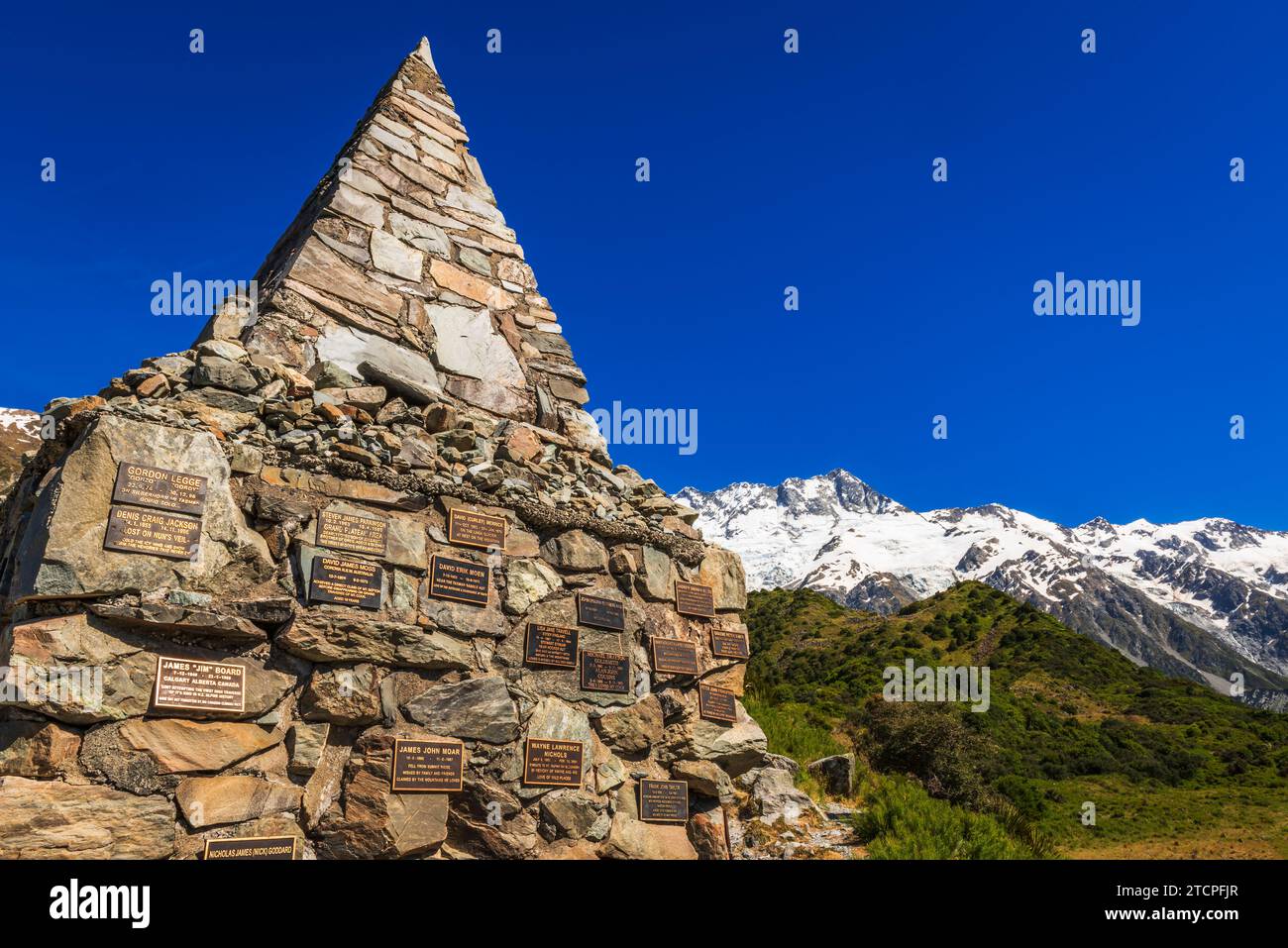 Aoraki mount cook and climbers hi-res stock photography and images - Alamy