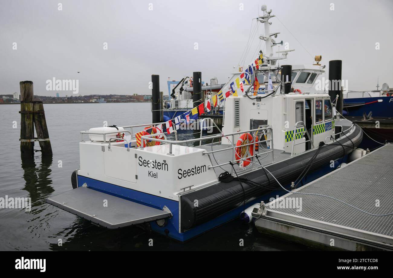 Kiel, Germany. 14th Dec, 2023. The new police boat "Seestern" is moored