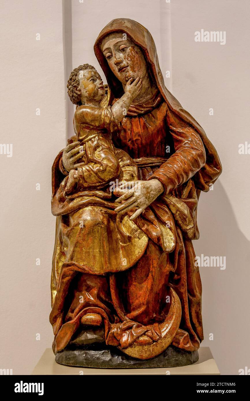 Fine art museum, Budapest, Hungary. Sculptor from East Hungary, Madonna from the region of Munkacs (Mukachevo, Ukraine), late 16th-early 17th century, Stock Photo