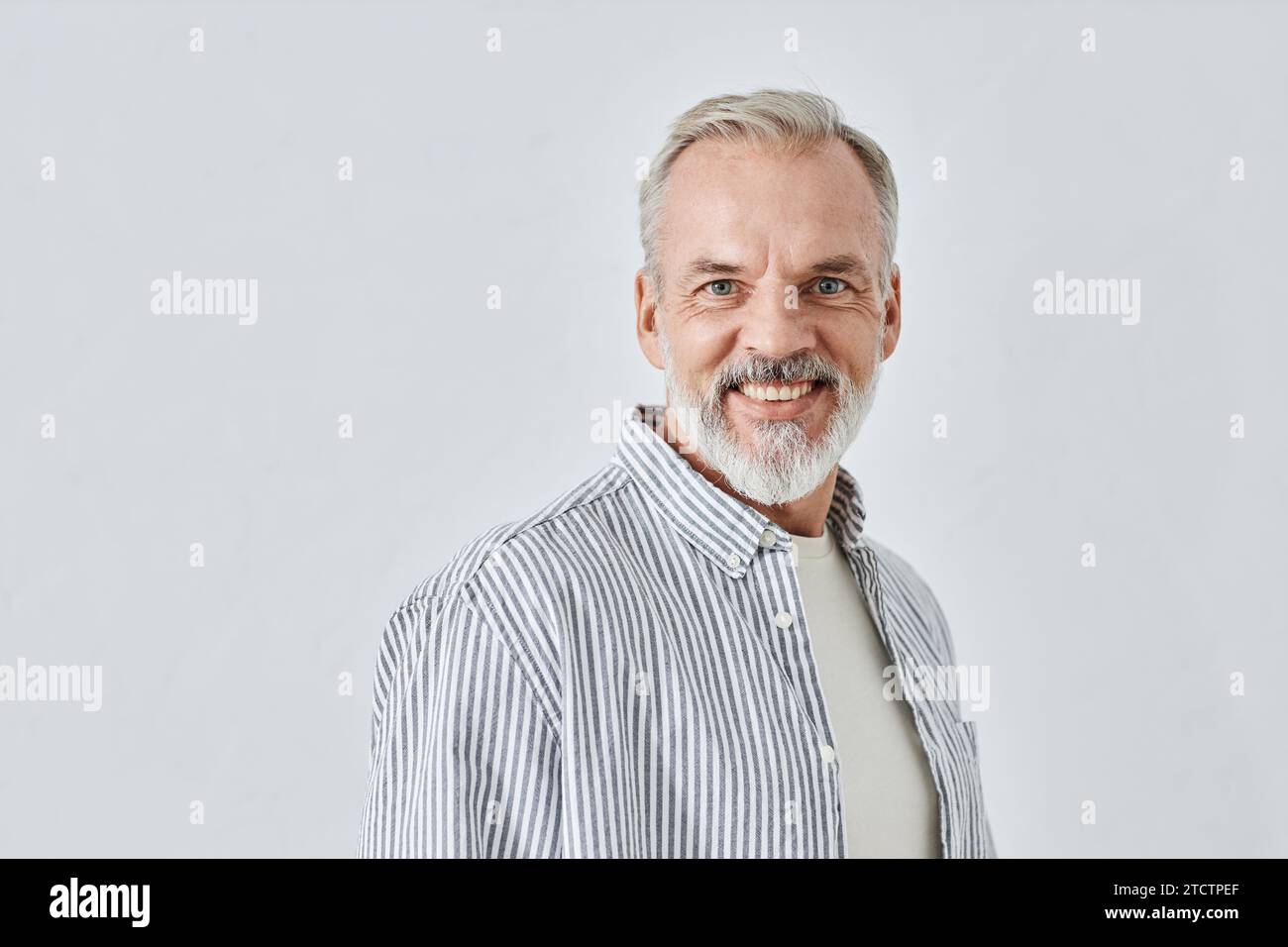 Senior man gray hair beard hi-res stock photography and images - Alamy