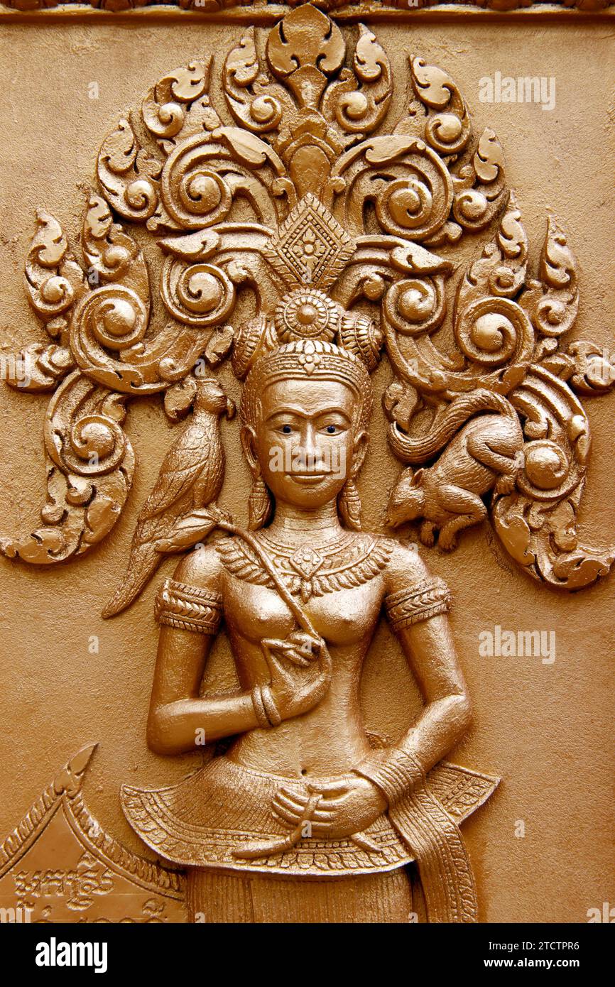 Mongkol Serei Kien Khleang Pagoda.  Apsara dancer. Apsara is a member of a class of celestial beings in Hindu and Buddhist culture. Phnom Penh; Cambod Stock Photo