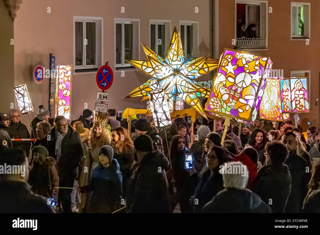 73. Lichterzug der Nürnberger Schulkinder: Rund 1.000 Kinder zogen ...