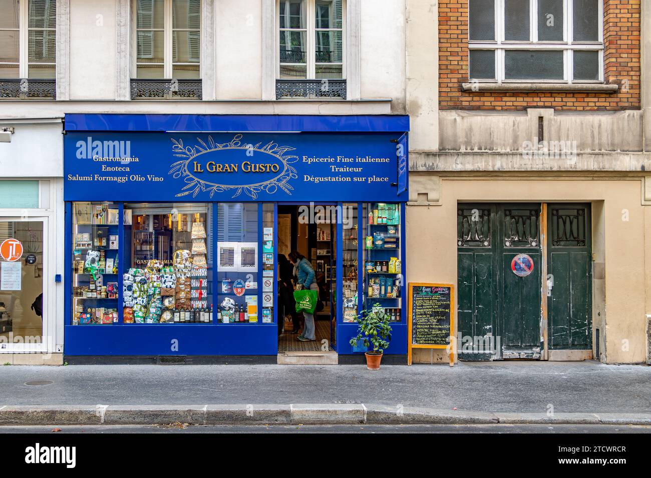 IL Gran Gusto an Italian grocery shop and restaurant on Epicerie sur Rue in the 6th arrondissement of Paris ,France Stock Photo