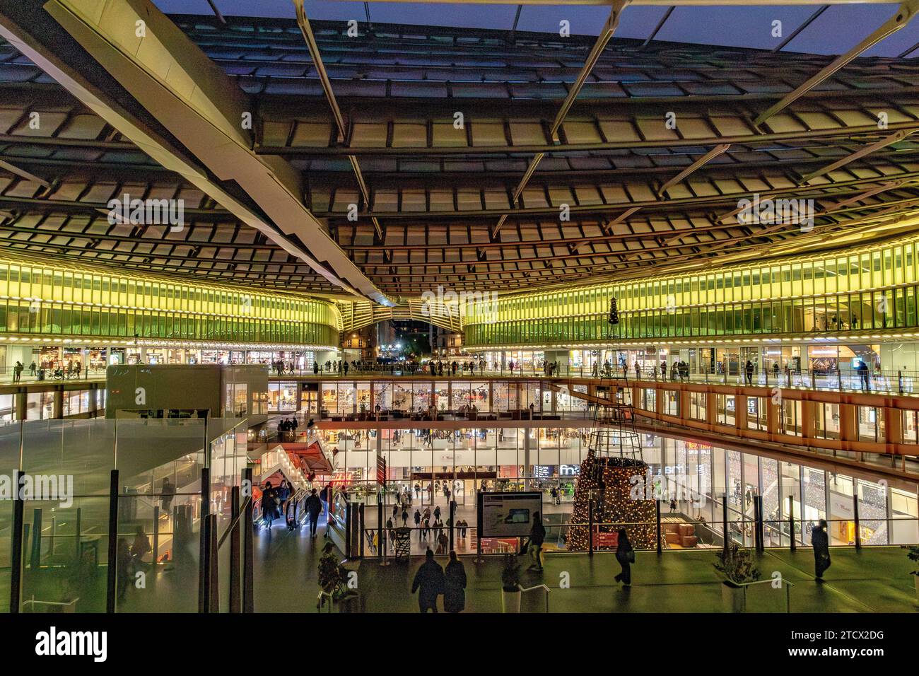 The entrance to the the shopping center of the Forum des Halles and the