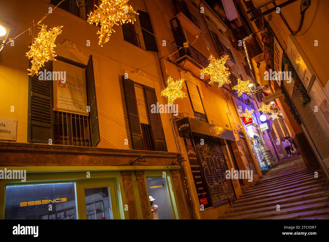 Weihnachtlich geschmückte Straßen und Plätze in Palma de Mallorca  Spanien . Vorweihnachtszeit in Palma de Mallorca *** Christmas decorated streets and squares in Palma de Mallorca Spain Pre-Christmas season in Palma de Mallorca Stock Photo