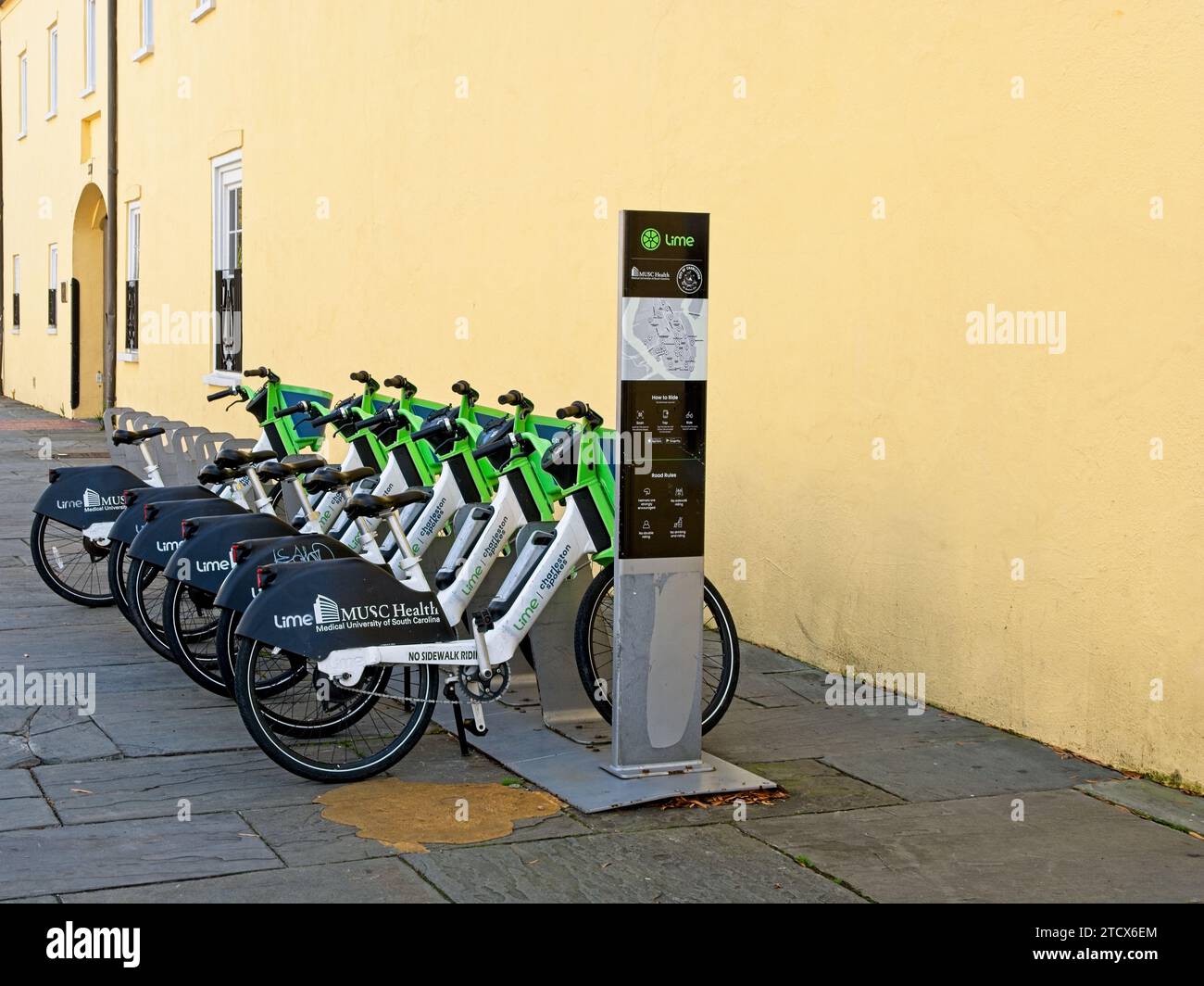 Electric bike sharing station in downtown Charleston South Carolina — November 2023 Stock Photo