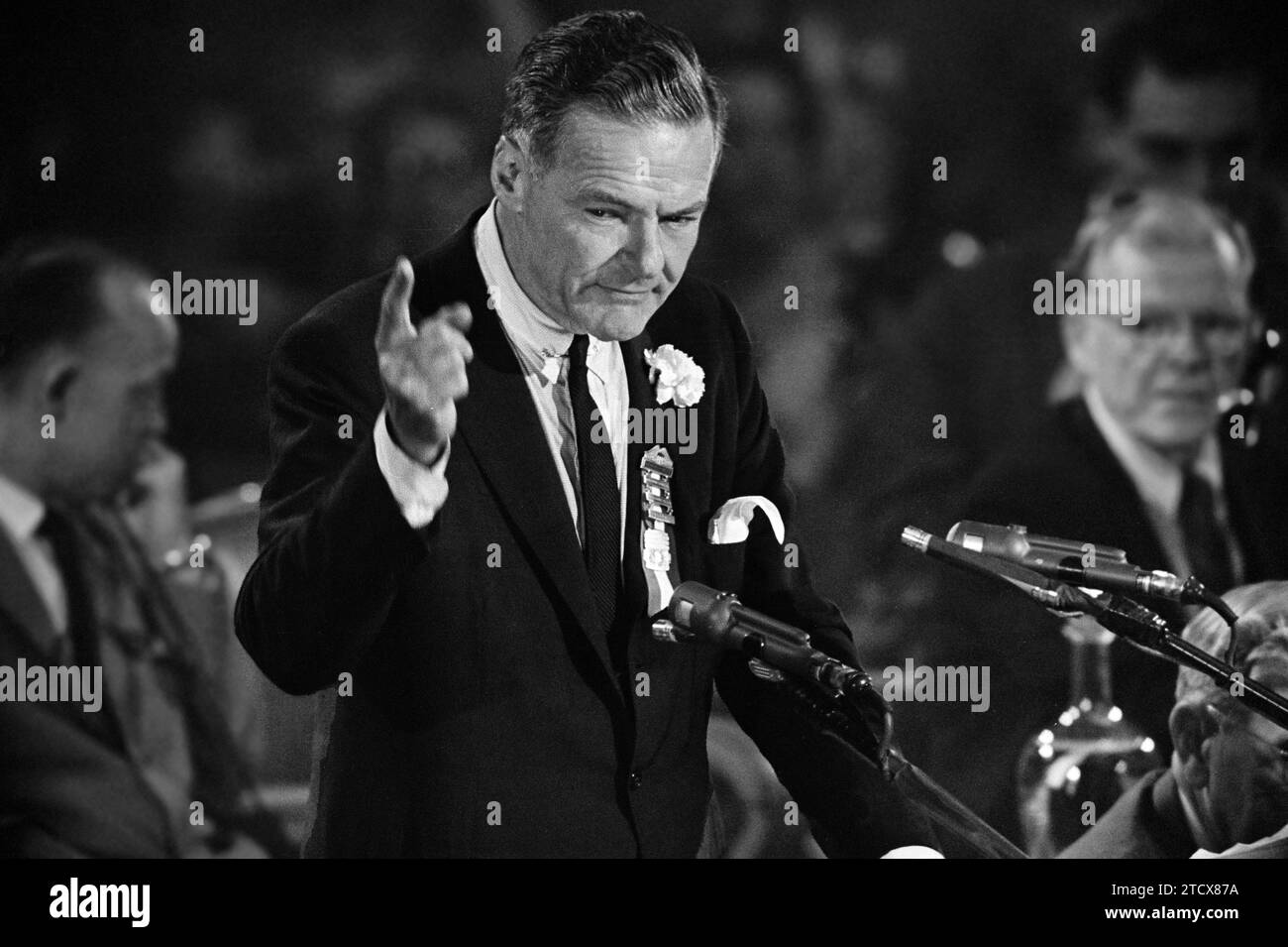 U.S. Vice presidential nominee Ambassador Henry Cabot Lodge, Jr., giving his acceptance speech at rostrum during Republican National Convention, Chicago, Illinois, USA, Thomas J. O'Halloran, U.S. News & World Report Magazine Photograph Collection, July 28, 1960 Stock Photo