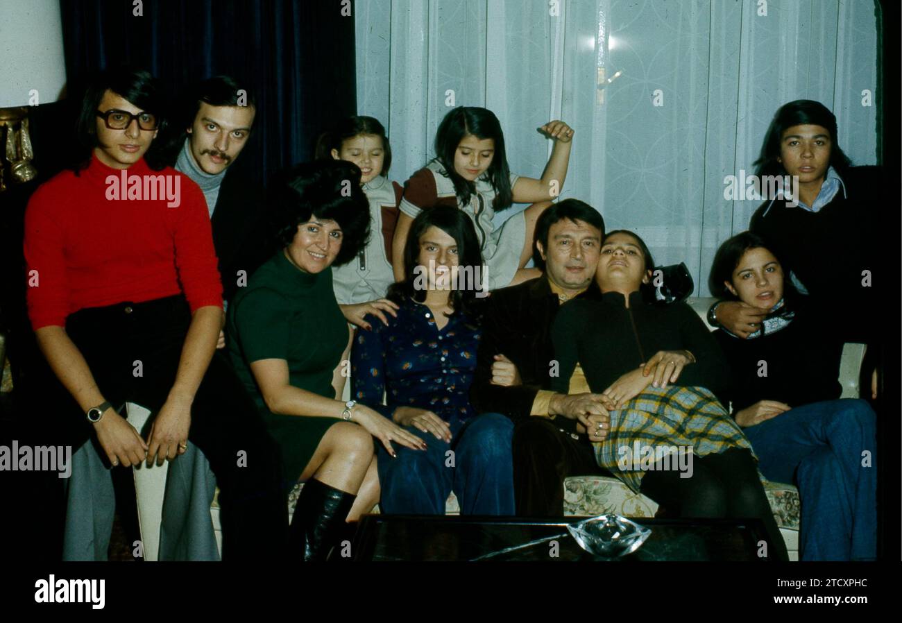 12/31/1974. Tony Leblanc with his family. Credit: Album / Archivo ABC Stock Photo