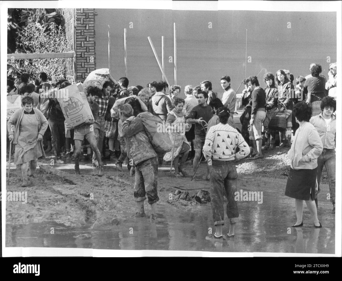 Floods in Valencia in October 1982: Alcira. Credit: Album / Archivo ABC / José García Stock Photo
