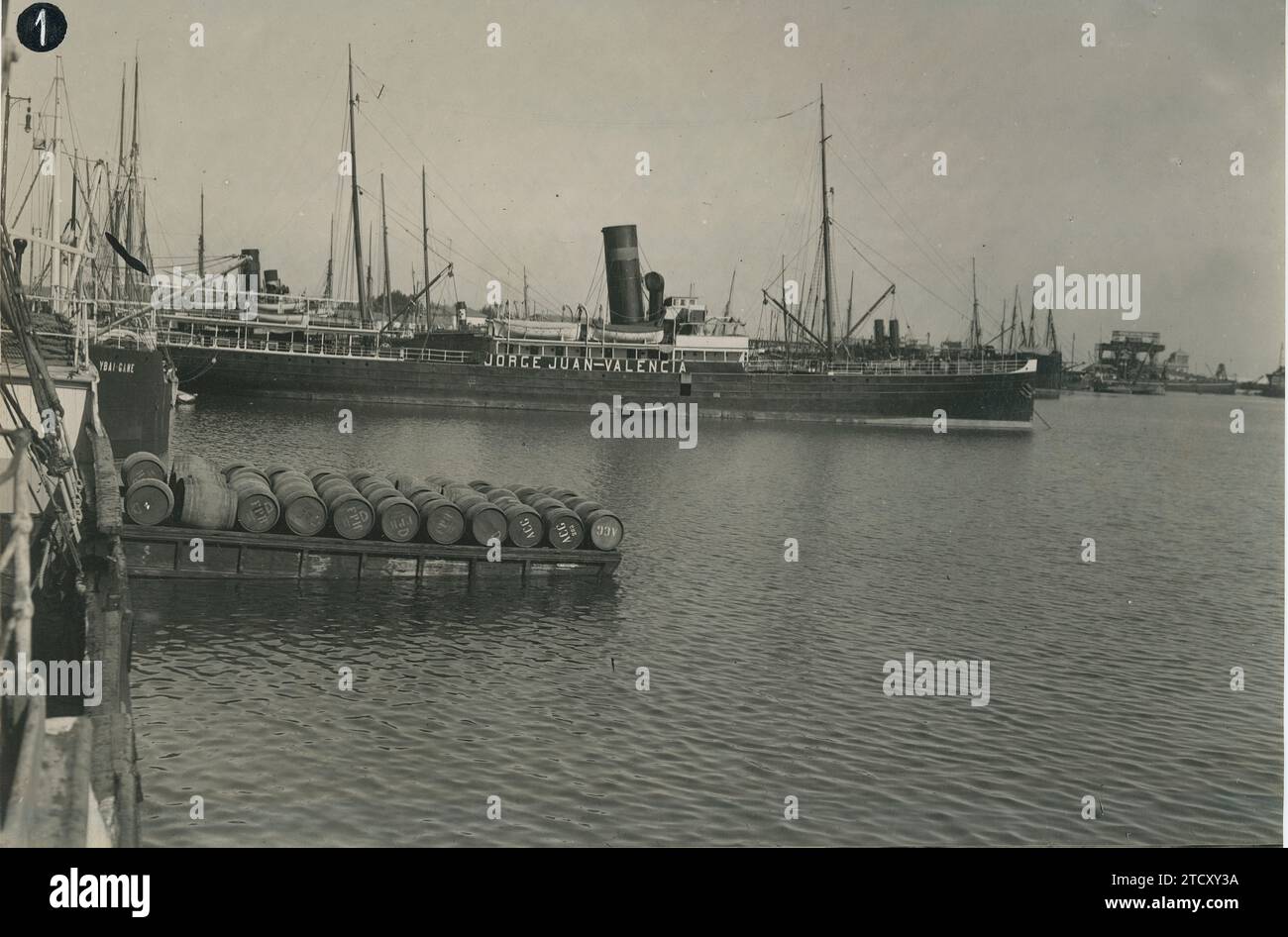 Valencia, October 1919. The steamer 'Jorge Juan', after more than a month and a half in the port of Valencia, coming from Barcelona, without being unloaded due to the shippers' strike. Even after making two round trips to your place of origin. Credit: Album / Archivo ABC / Vicente Barbera Masip Stock Photo