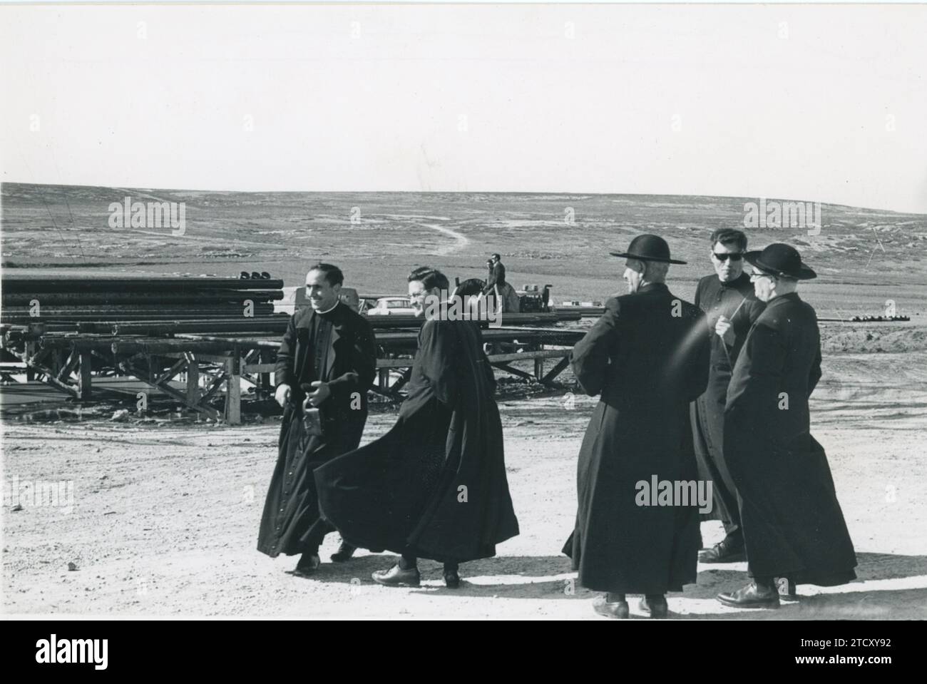Valdeajos. The dream of black gold. On June 6, 1964, the discovery of an oil field in the Páramo de La Lora in Burgos was announced. In the photograph, some priests from the region on the prospecting grounds. Credit: Album / Archivo ABC Stock Photo