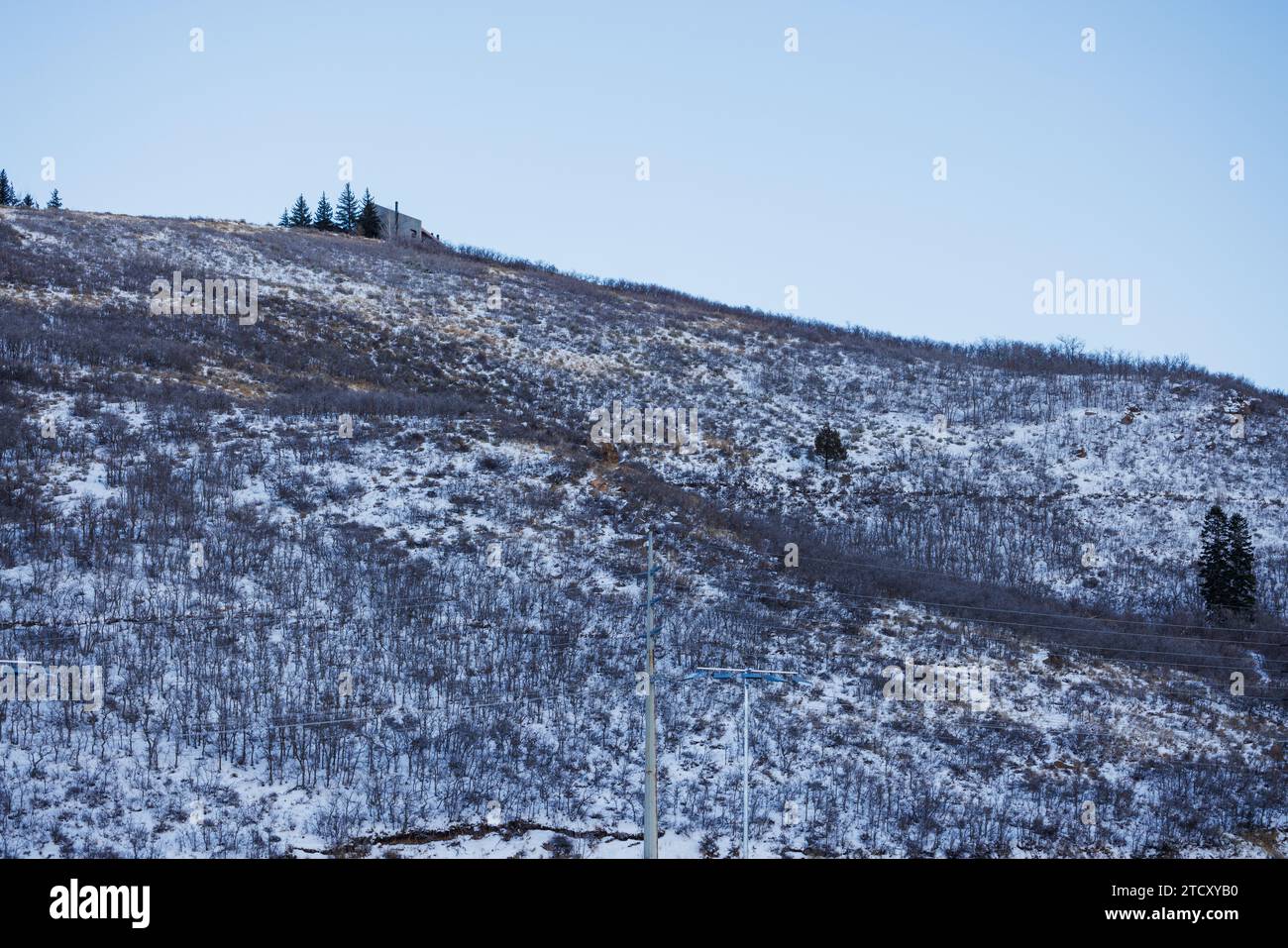 Small Hill Rise Small house on top hill hi-res stock photography and images - Alamy