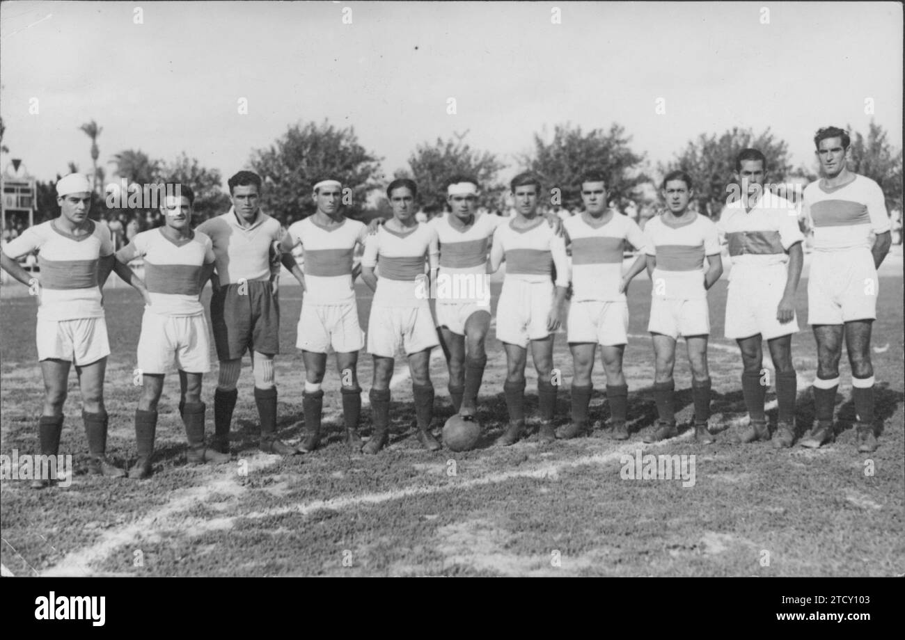 12/31/1919. The Elche team that beat Cartagena 2-0. Credit: Album / Archivo ABC / López Stock Photo