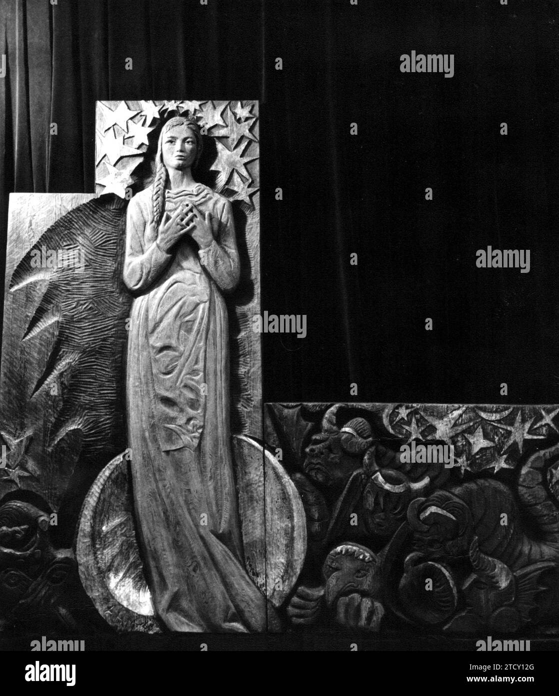 12/31/1965. Wooden altarpiece by the sculptor Agustín de la Herrán Matorras, located in the church of Cervatos de Cueza (Palencia). Credit: Album / Archivo ABC / Alfonso Stock Photo