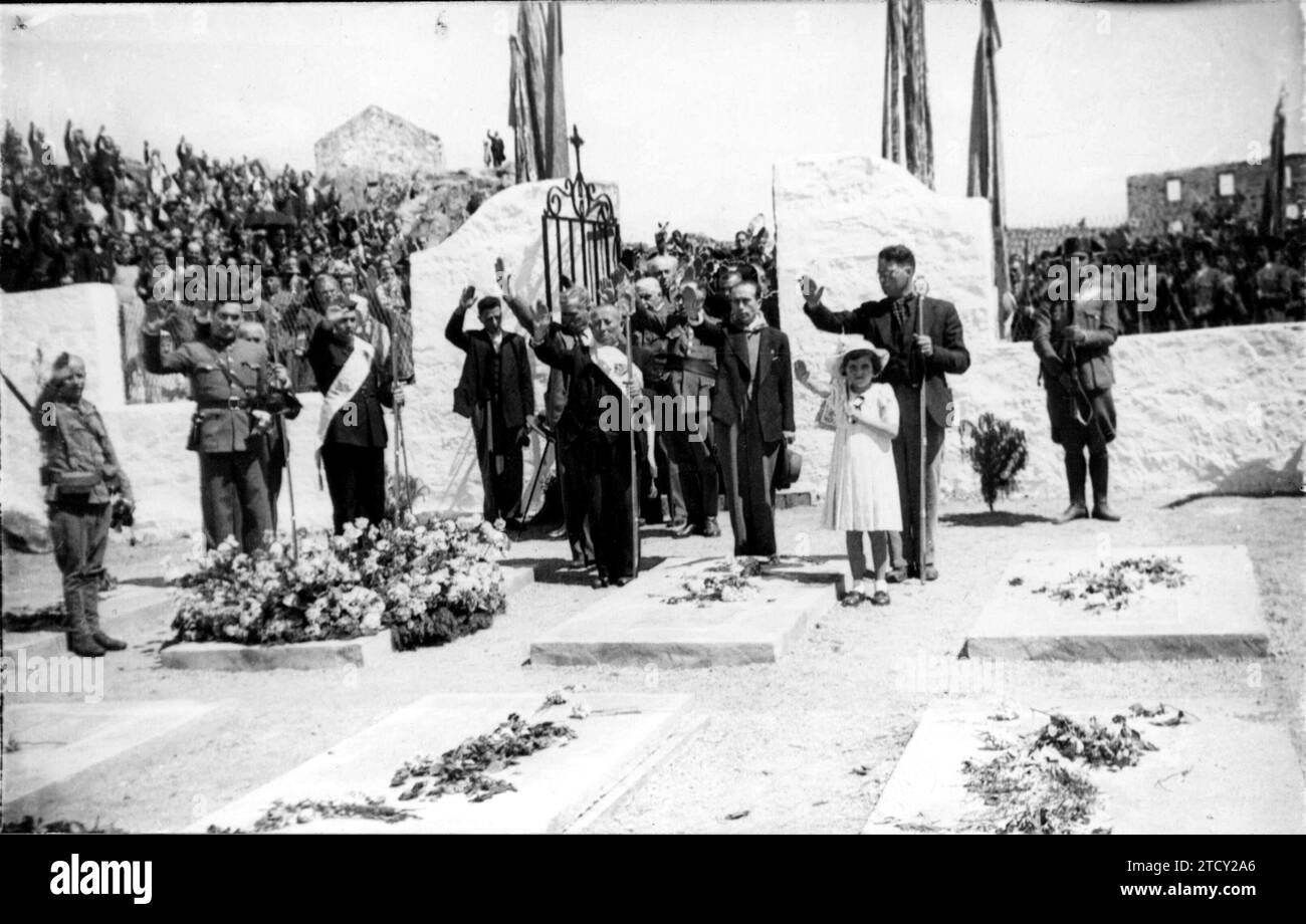 12/31/1938. Inauguration, in Andújar (Jaén), of the cemetery where the