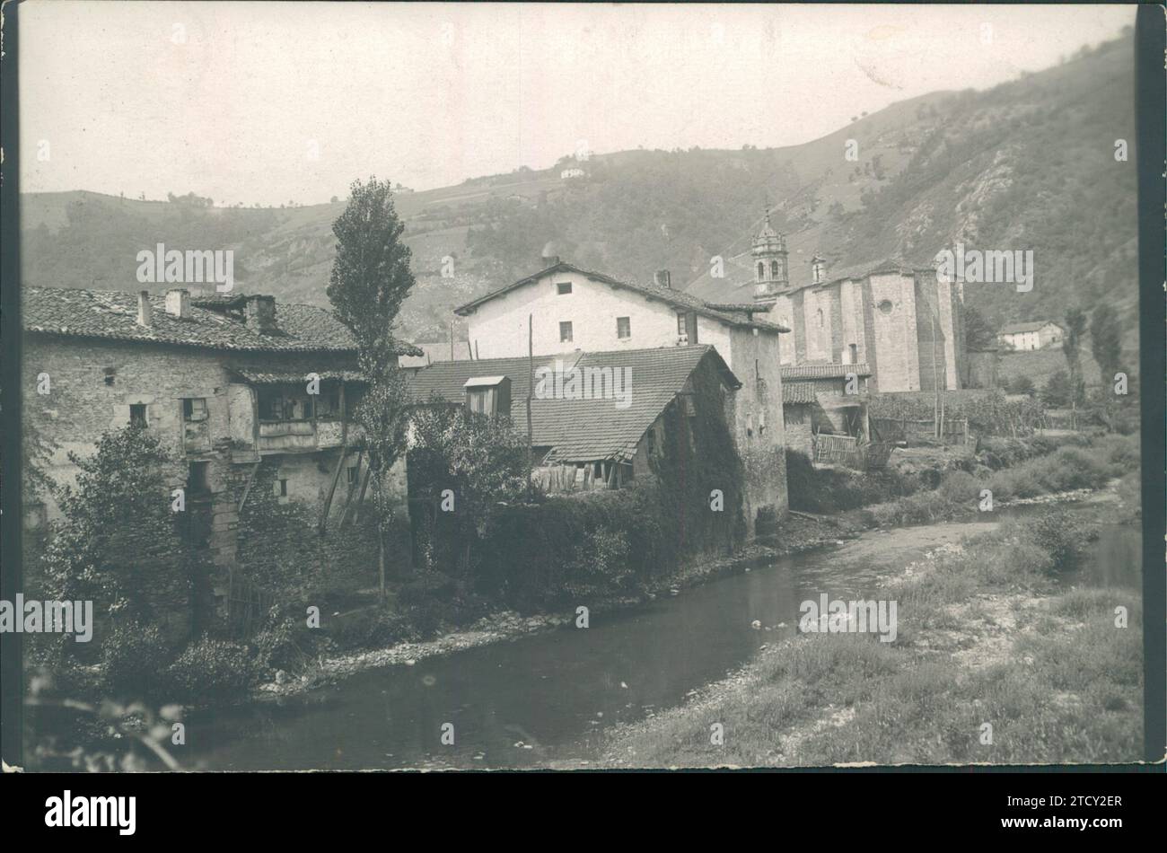 12/31/1919. View of the town of Legorreta (Guipúzcoa). Credit: Album / Archivo ABC / Marín Stock Photo