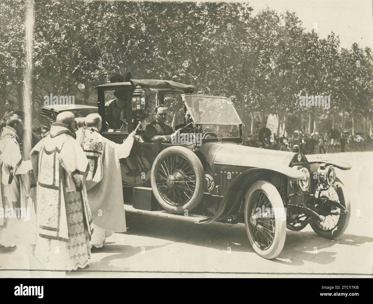 Madrid, 4/6/1914. The magnificent Berliet 22 HP of Her Majesty the