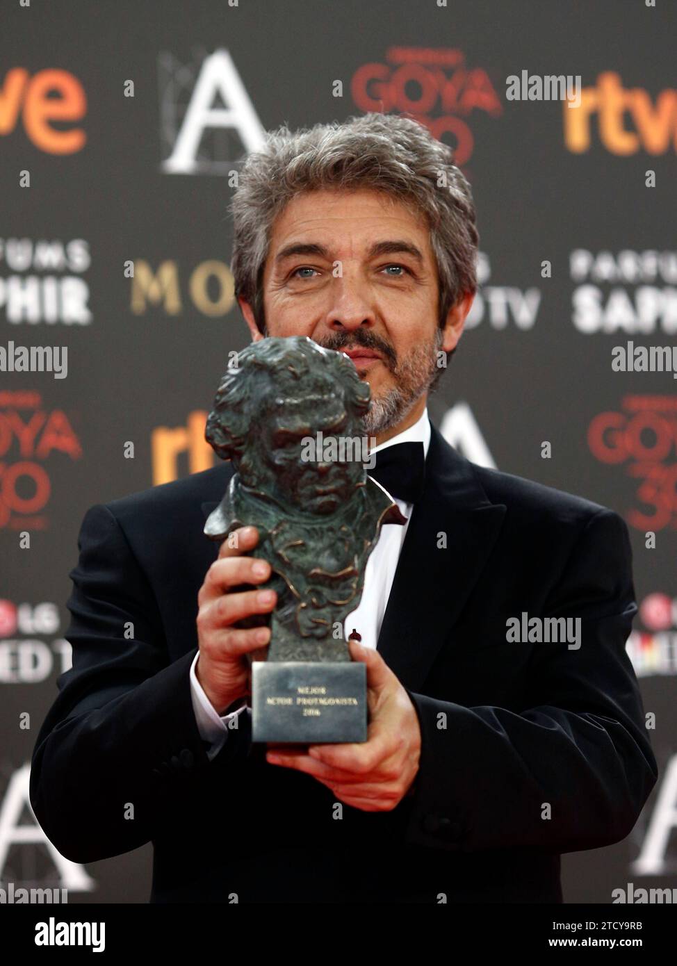Madrid, 02/06/2016. Gala for the 30th edition of the Goya Awards. Ricardo Darín poses with his Goya for best actor. Photo: Oscar del Pozo ARCHDC. Credit: Album / Archivo ABC / Oscar del Pozo Stock Photo
