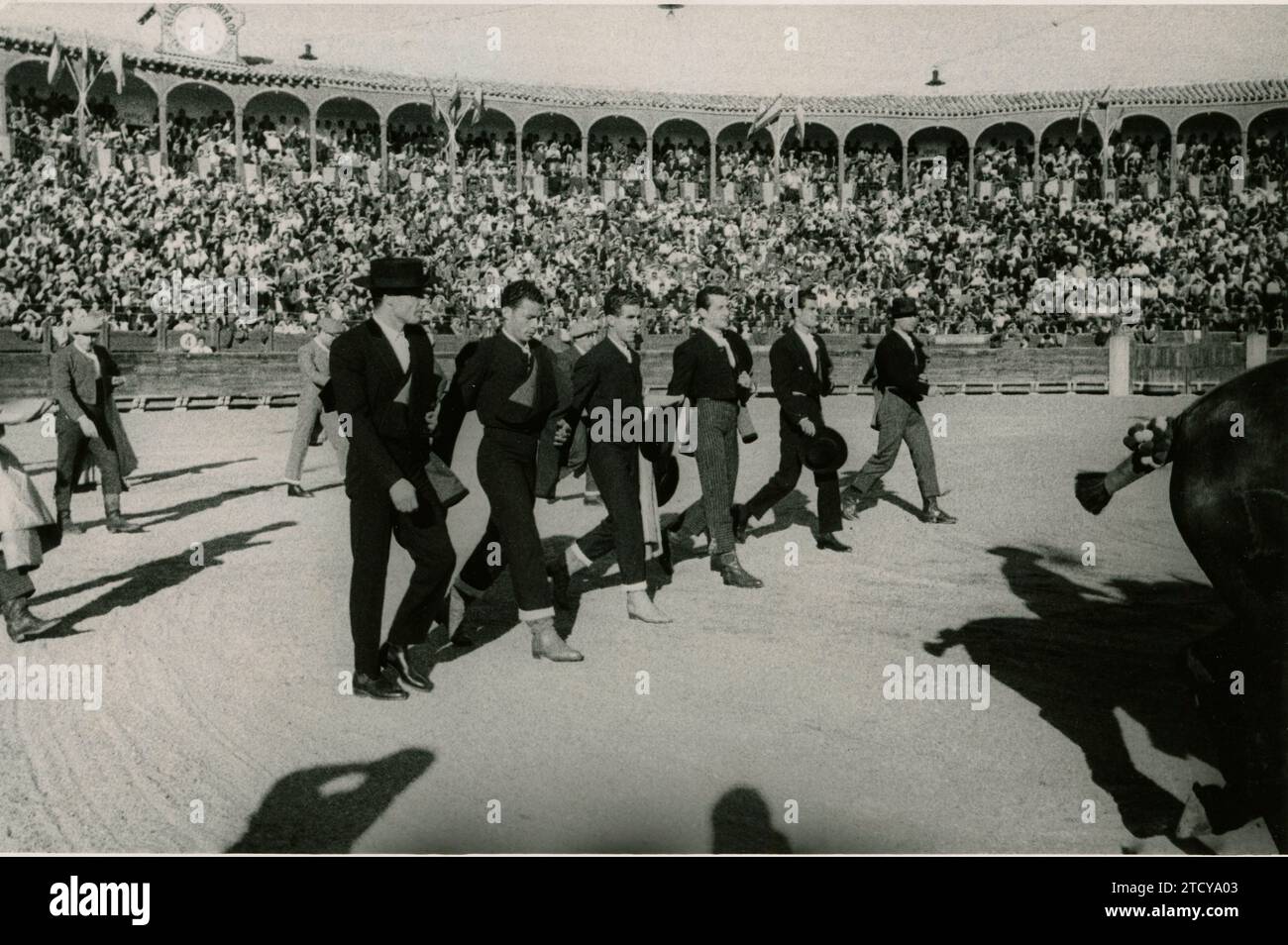 Toledo, 11/09/1959. Charity festival in Toledo. The crews in the ring. From  left to