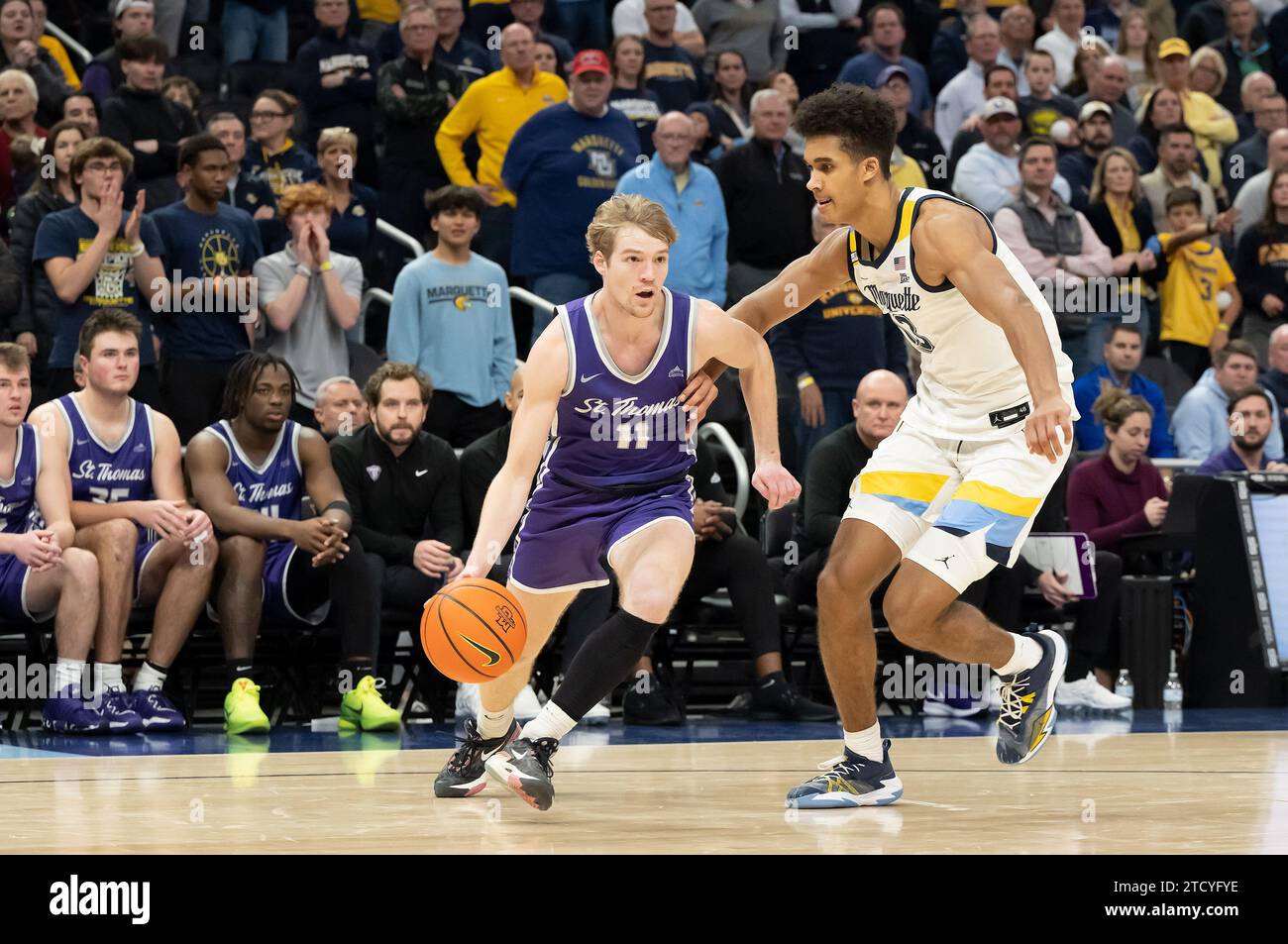 december-14-2023-st-thomas-minnesota-tommies-guard-drake-dobbs-11