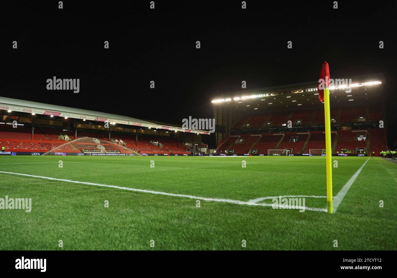 14.12.2023, Fussball UEFA Europa Conference League, Aberdeen FC - Eintracht Frankfurt, emonline, emspor, v.l., Pittodrie Stadium in Aberdeen DFL/DFB REGULATIONS PROHIBIT ANY USE OF PHOTOGRAPHS AS IMAGE SEQUENCES AND/OR QUASI-VIDEO. xdcx Stock Photo