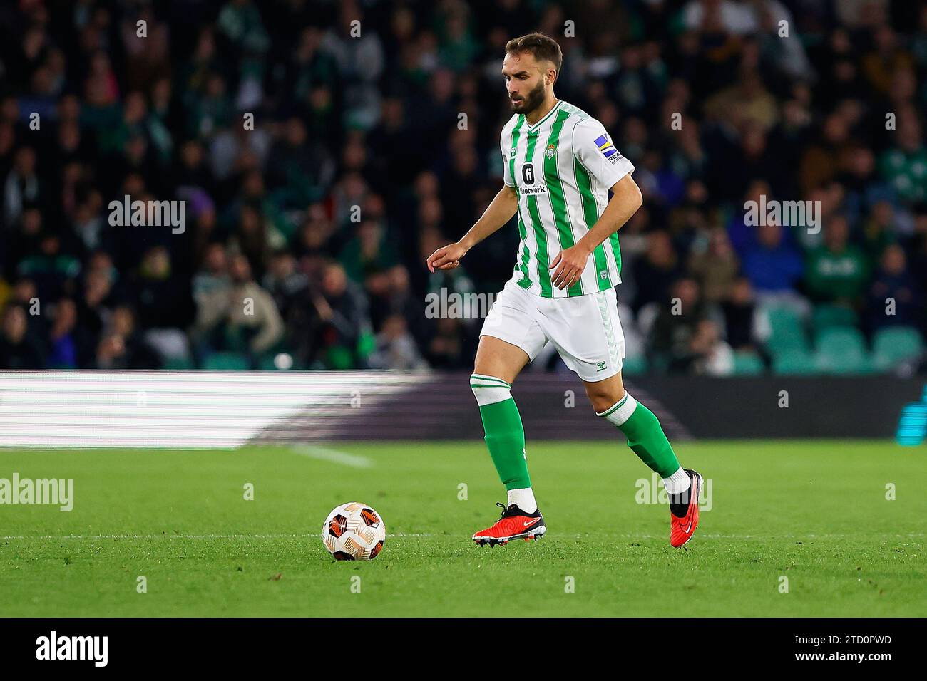 Seville, Spain. 14th December 2023. German Pezzella (6) of Real Betis seen during the UEFA Europa League match between Real Betis and Rangers at the Estadio Benito Villamarin in Seville. (Photo credit: Gonzales Photo - Andres Gongora). Credit: Gonzales Photo/Alamy Live News Stock Photo