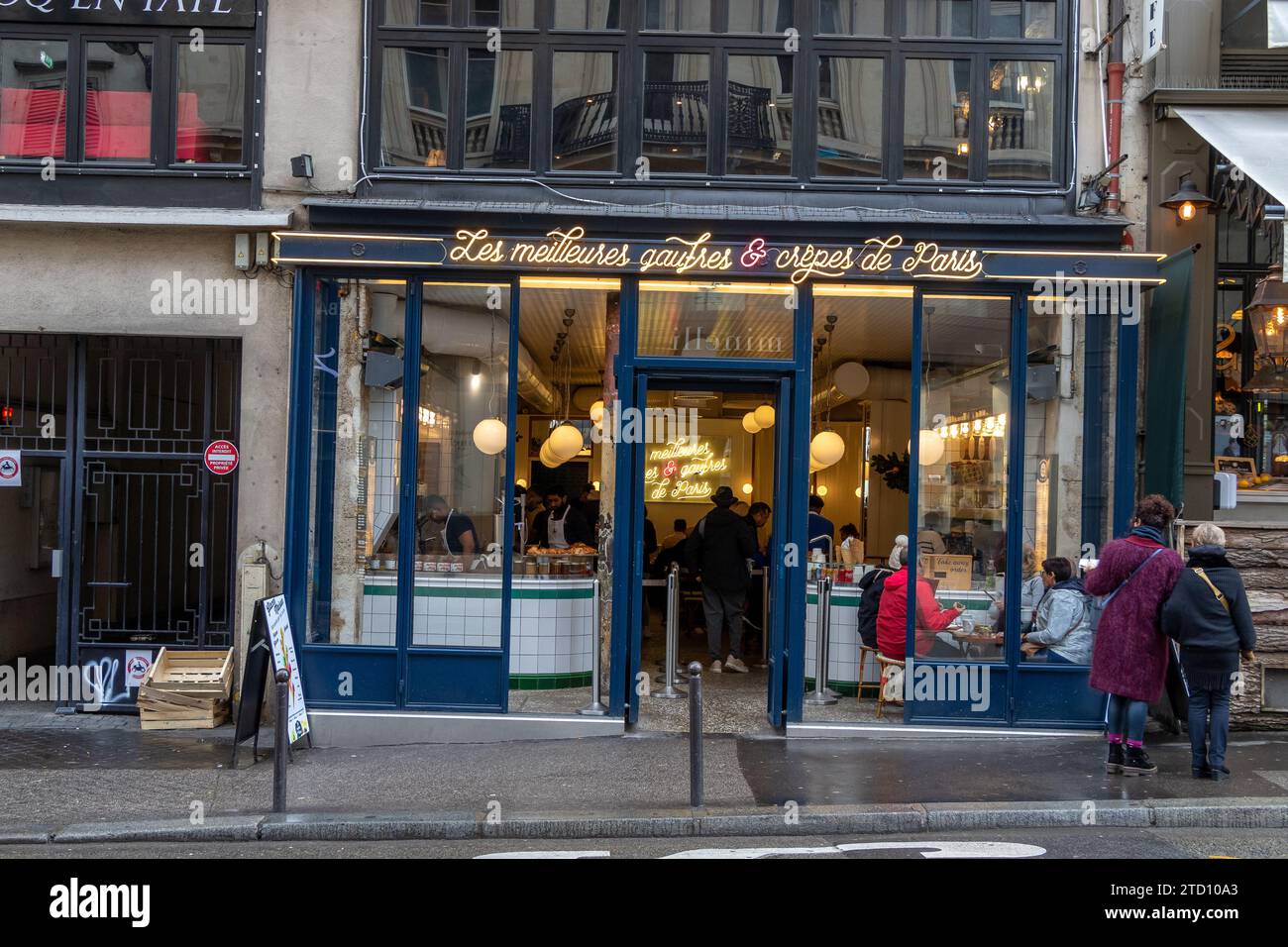 Les Meilleures crêpes et Gaufres de Paris, La Crème de Paris specialising in homemade crêpes, waffles & ice cream,on Rue du Faubourg Montmartre,Paris Stock Photo