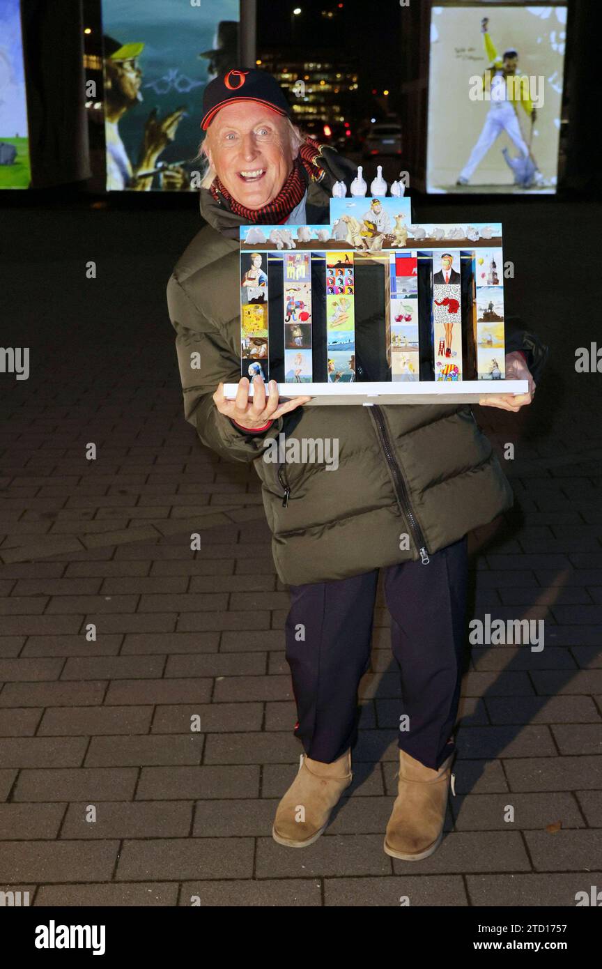 Otto Waalkes bei der Eröffnung der Lichtspiele mit dem von Studenten