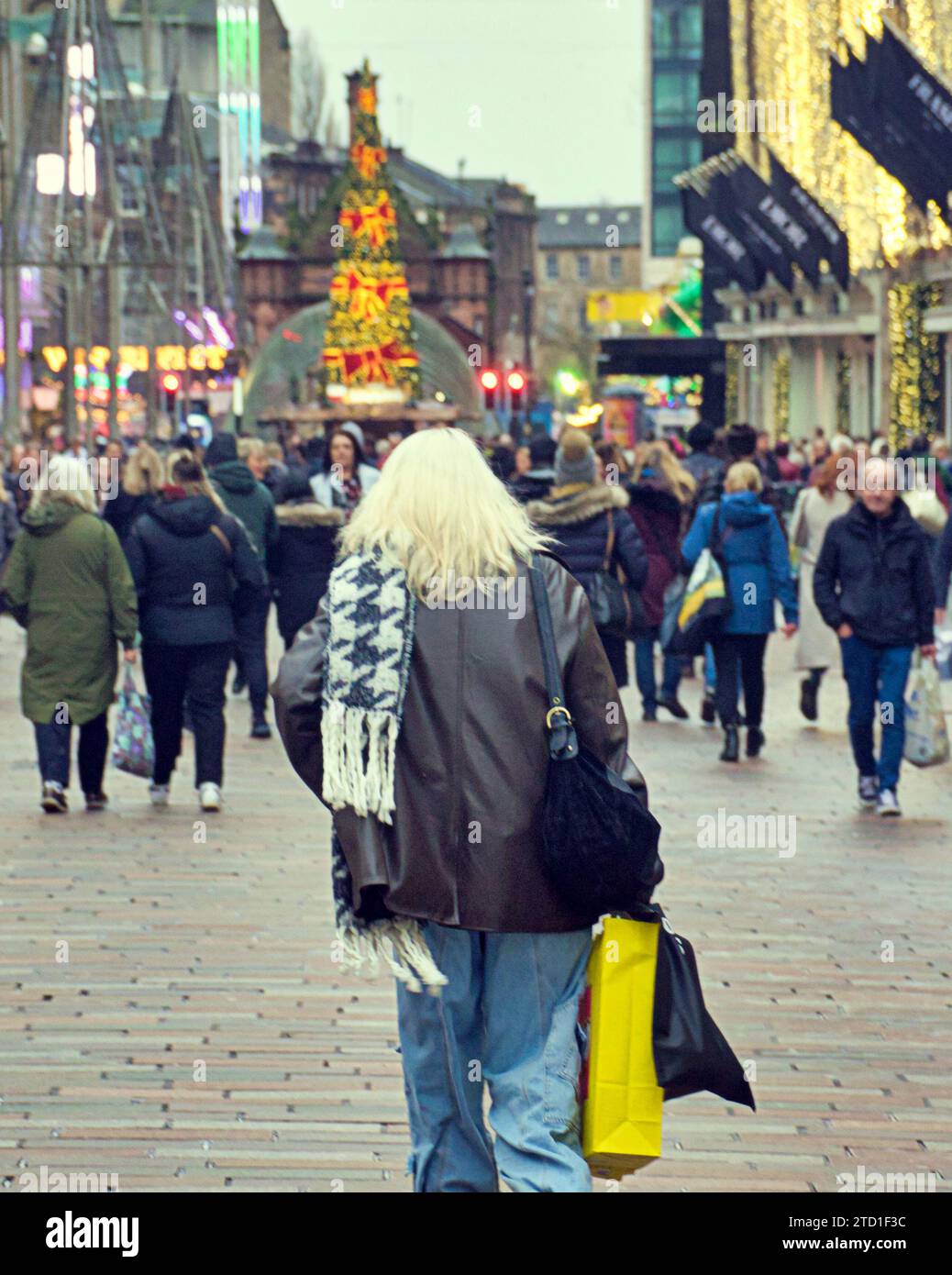 Glasgow, Scotland, UK. 15th December, 2023. UK Weather: Cloudy Saw A ...