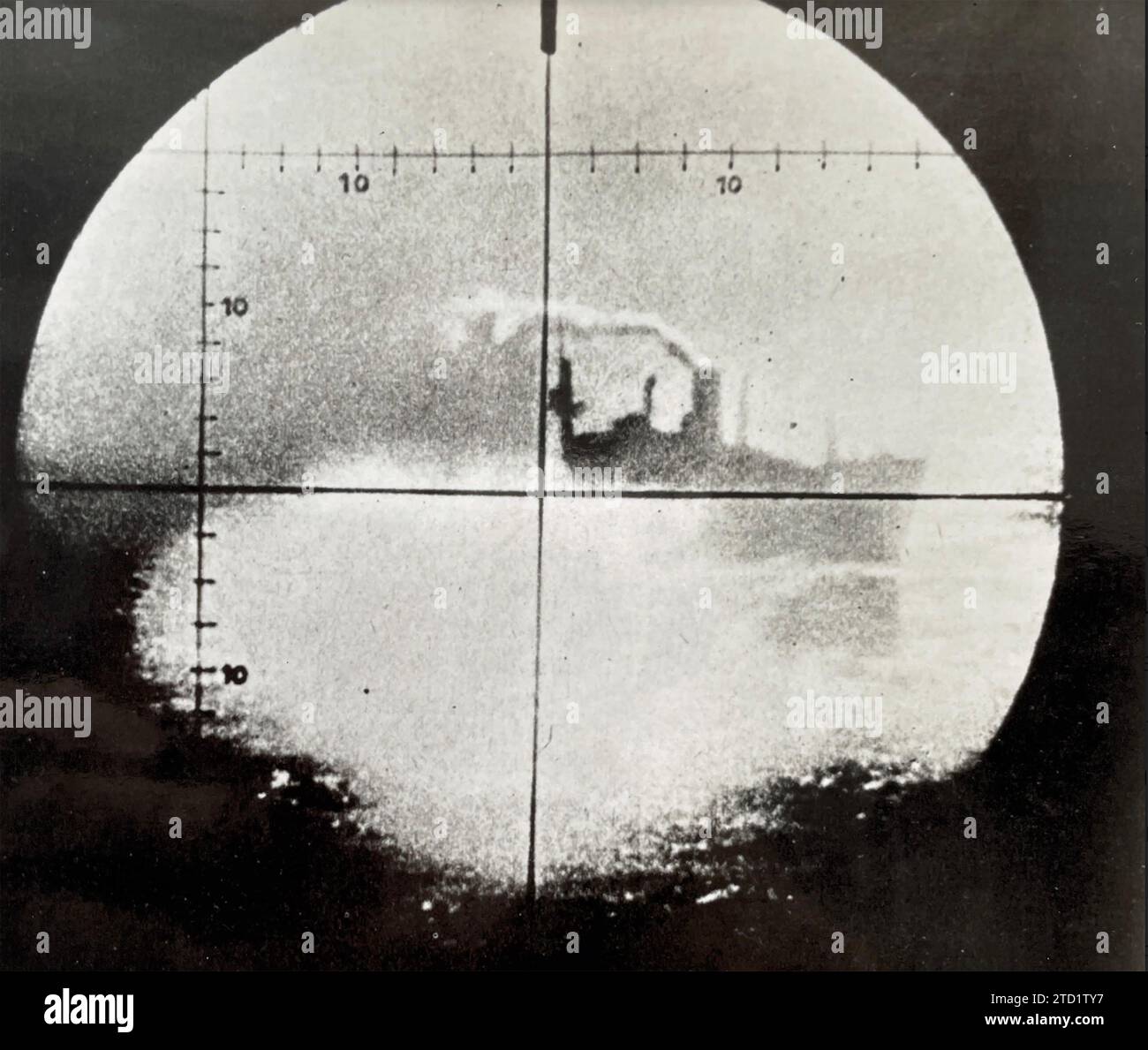PERISCOPE view on a  ship being attacked by a German submarine  in WW2 Stock Photo