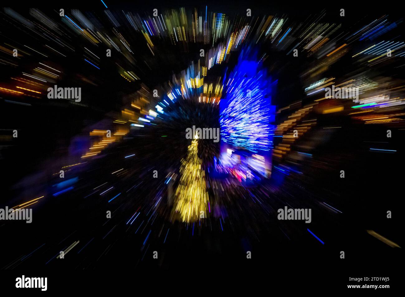 GOUDA The Grote Markt during Gouda by Candlelight, where about 1500