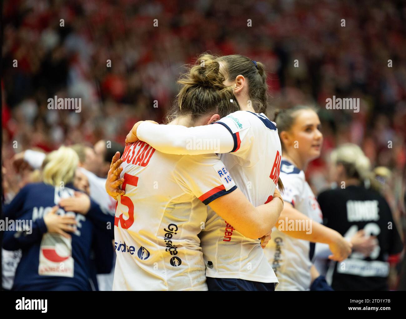 Herning, Denmark, December 15th 2023: Players of Norway celebrate after winning the IHF Womens World Championship 2023 semi final game between Denmark and Norway at Jyske Bank Boxen in Herning, Denmark  (Ane Frosaker / SPP) Stock Photo