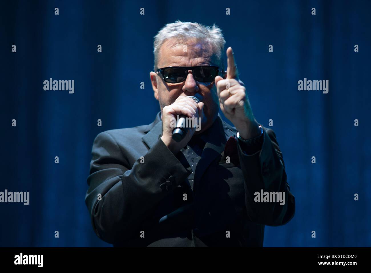2 290 photos et images haute résolution de Graham Mcpherson Suggs - Getty Images