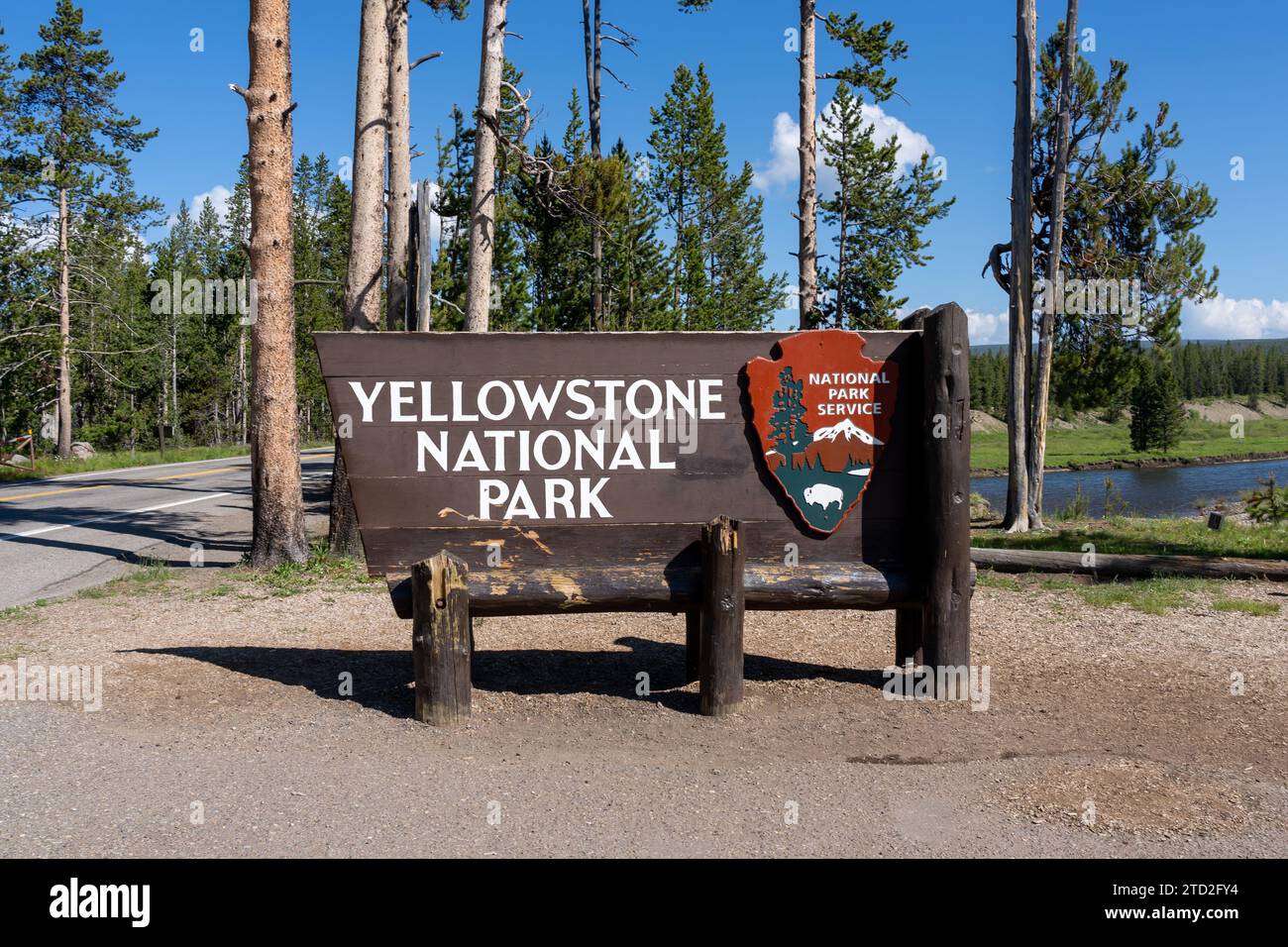 The entrance sign of Yellowstone National Park in Wyoming, USA Stock ...