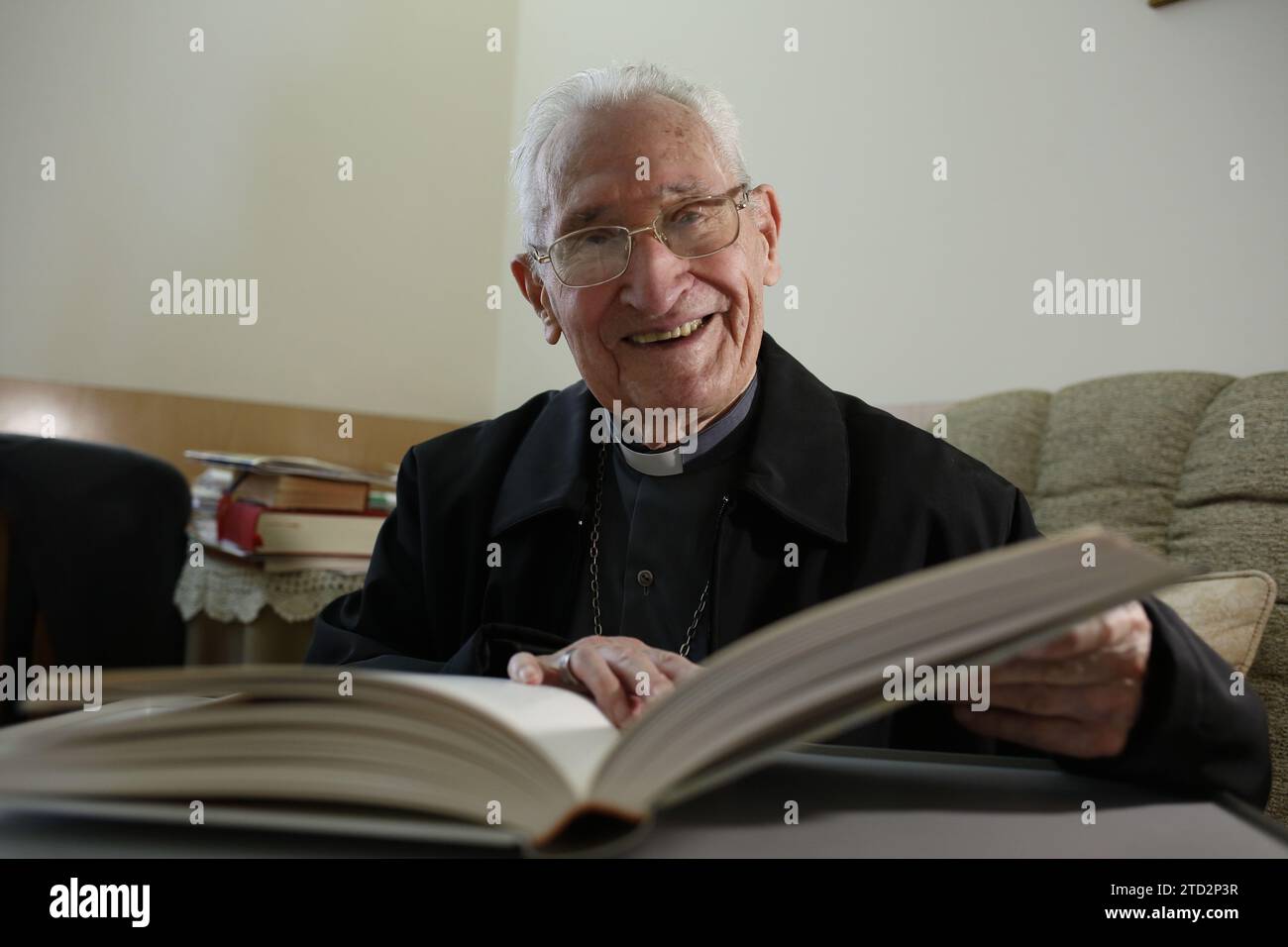 Damian iguacen borau hires stock photography and images Alamy