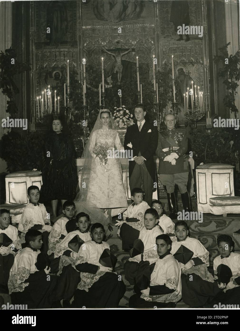 Madrid, 12/01/1957. Wedding of María Sonsoles de Díez de Rivera y de Icaza, daughter of the Madrid, 12/01/1957. Wedding of María Sonsoles de Díez de Rivera y de Icaza, daughter of the