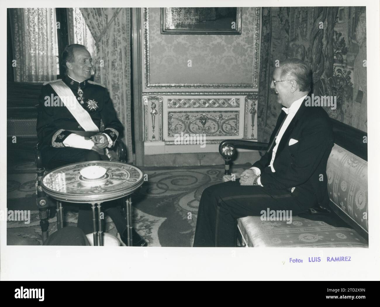 Madrid, 02/27/1995. The new ambassador of Turkey Aydin Yegen in his presentation of credentials with King Juan Carlos. Credit: Album / Archivo ABC / Luis Ramírez Stock Photo
