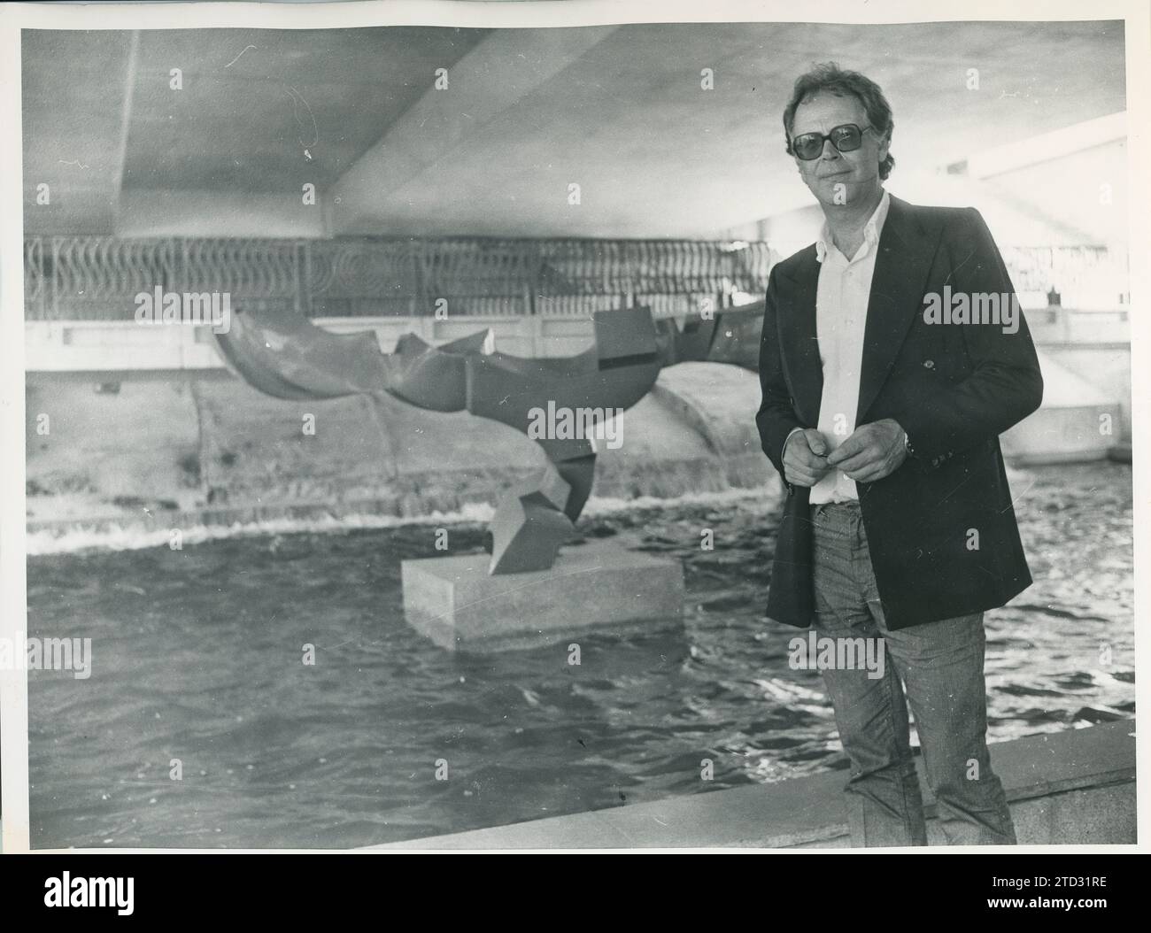 Madrid, September 1978. Martín Chirino in front of his work, in the Castellana museum. Credit: Album / Archivo ABC / Luis Alonso Stock Photo