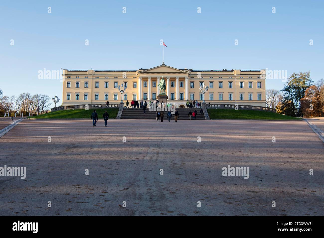 County palace hi-res stock photography and images - Alamy