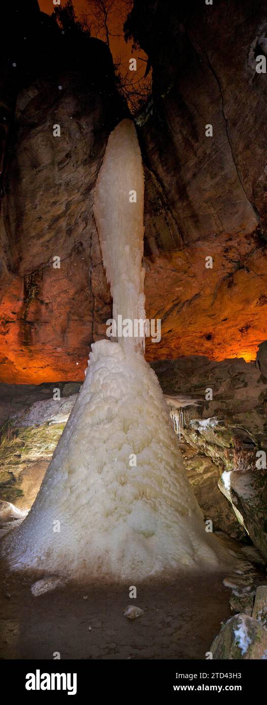Ice column in the Gautschgrotte, after many years you can now once again admire the over 18m high ice column in the Gautschgrotte near Hohnstein in Stock Photo