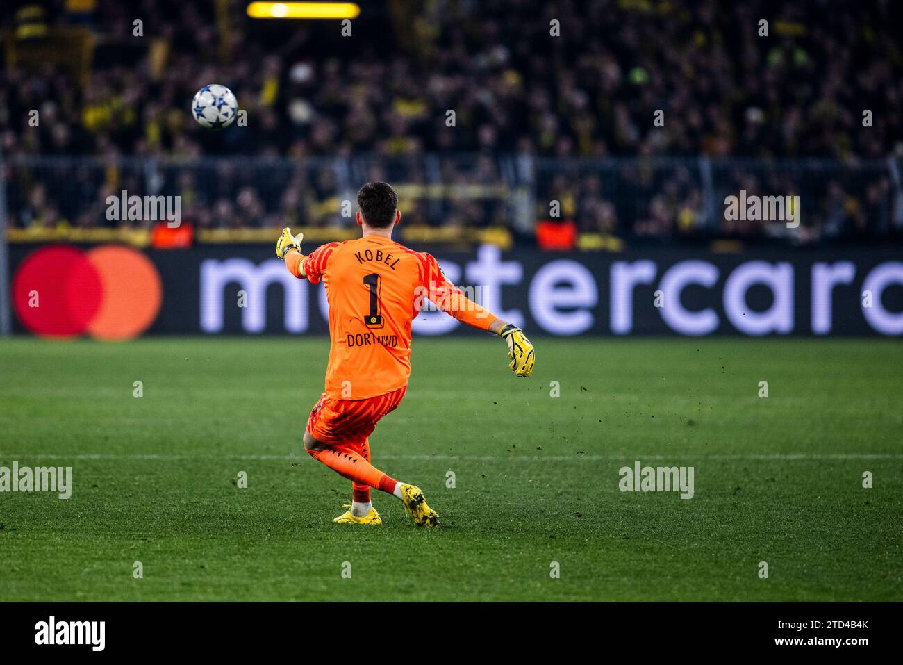 Dortmund, SignaI Iduna Park, 13.12.23: Goalkeeper Gregor Kobel Of ...